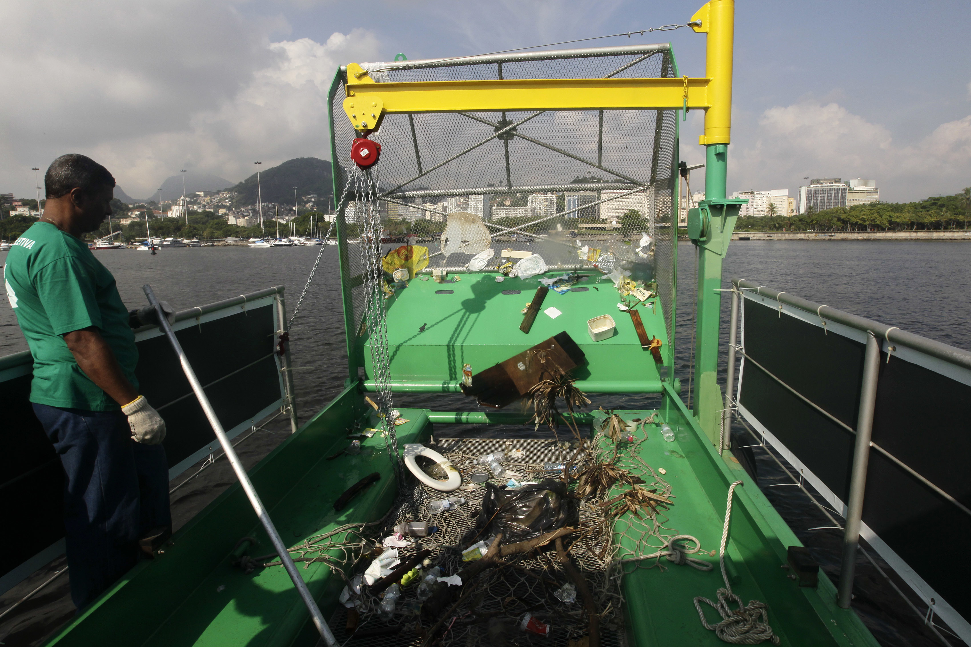 Helicopters and GPS to spot floating trash at Rio Olympics