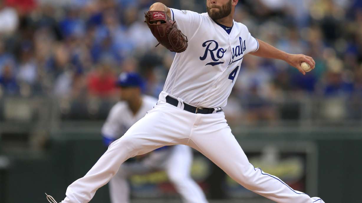 Salvador Perez sends Royals to 4-3 win over Mariners