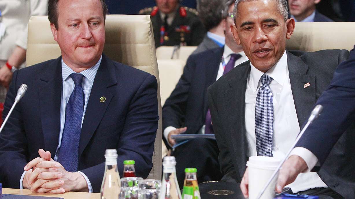Obama asks Americans not to fear a return to a dark past