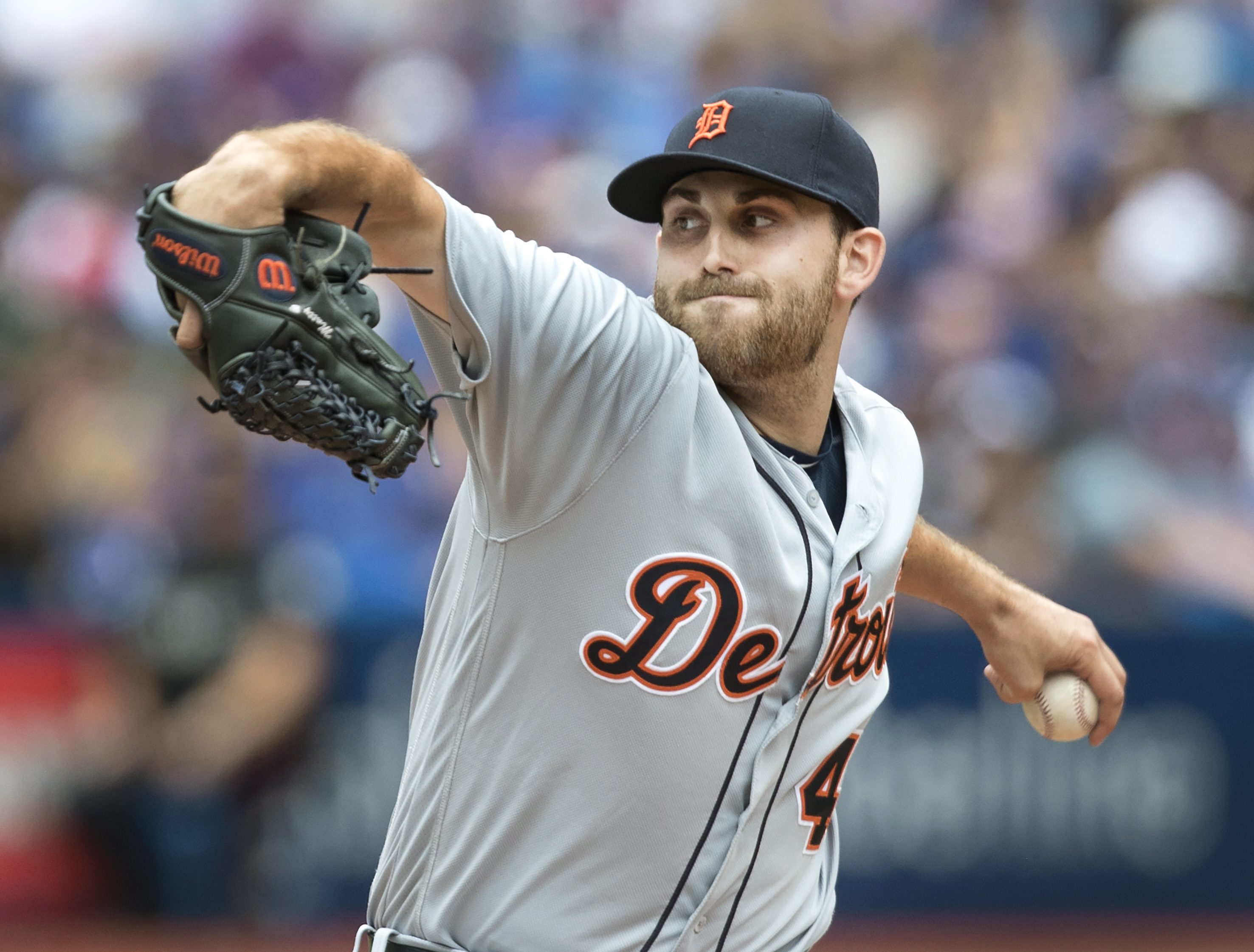 Victor Martinez homers, Tigers end Toronto's win streak at 7