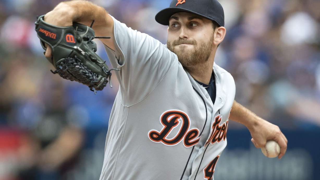 Victor Martinez homers, Tigers end Toronto's win streak at 7