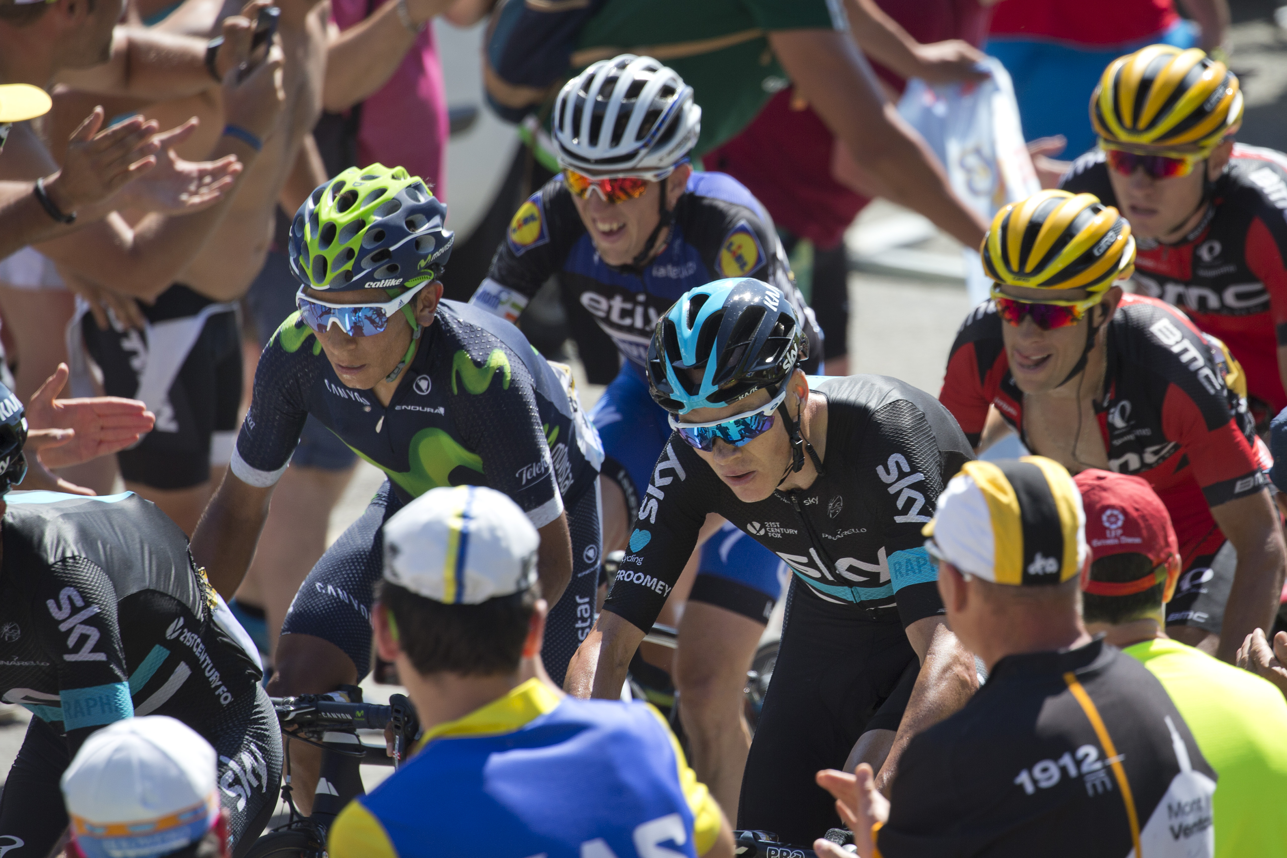 Through hail and heat, Froome stays in control of Tour