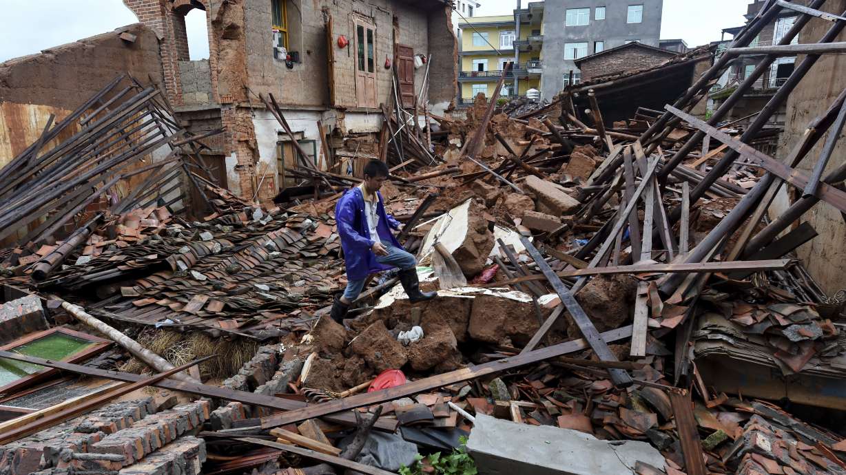 Typhoon Nepartak batters China's coast, killing at least 6