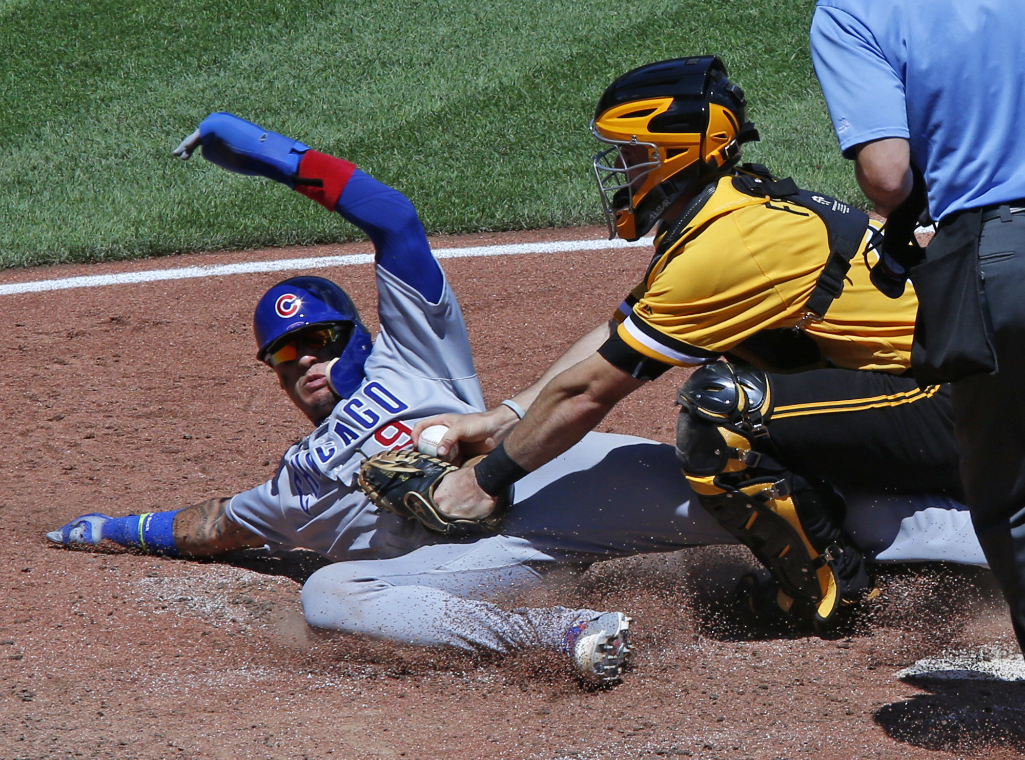 Bryant leads Cubs to 6-5 win against Pirates