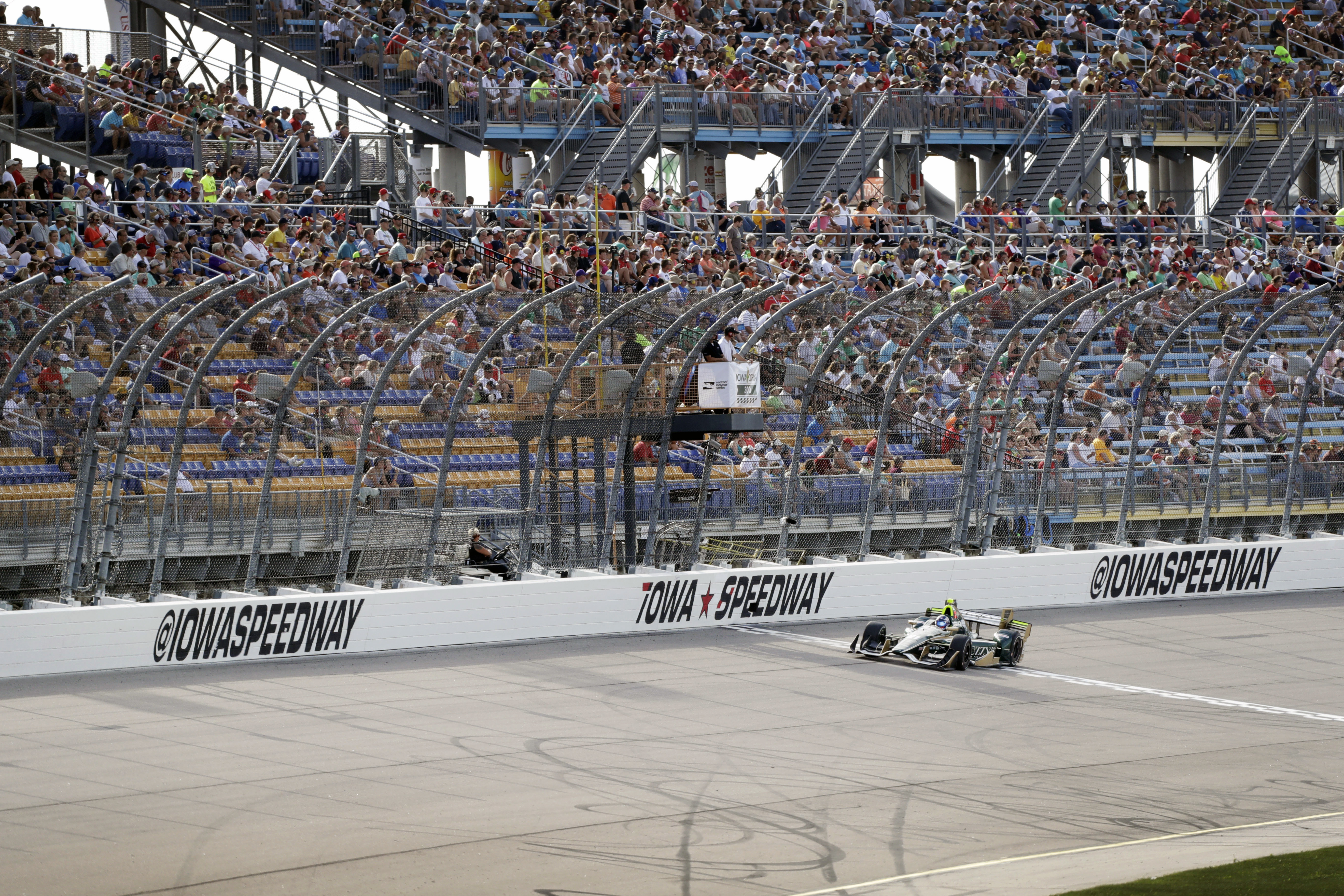 Newgarden earns IndyCar win in Iowa