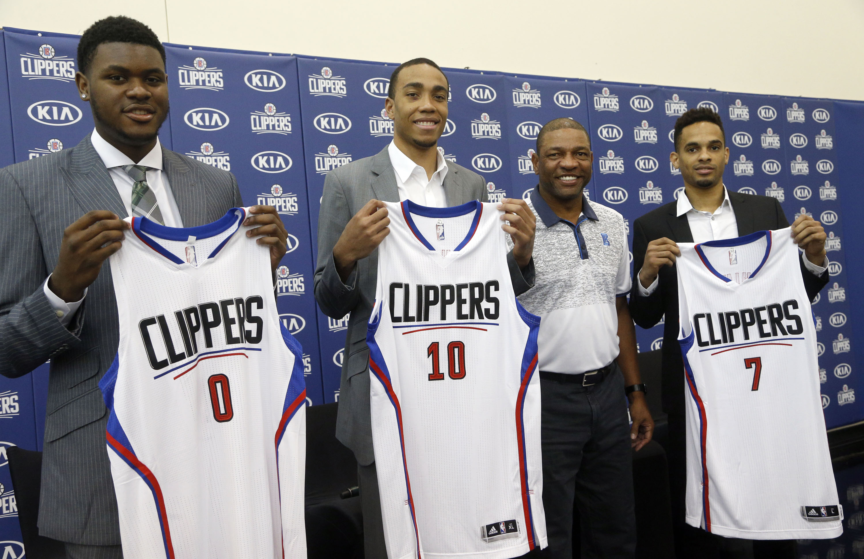 LA Clippers sign free agent C-F Marreese Speights