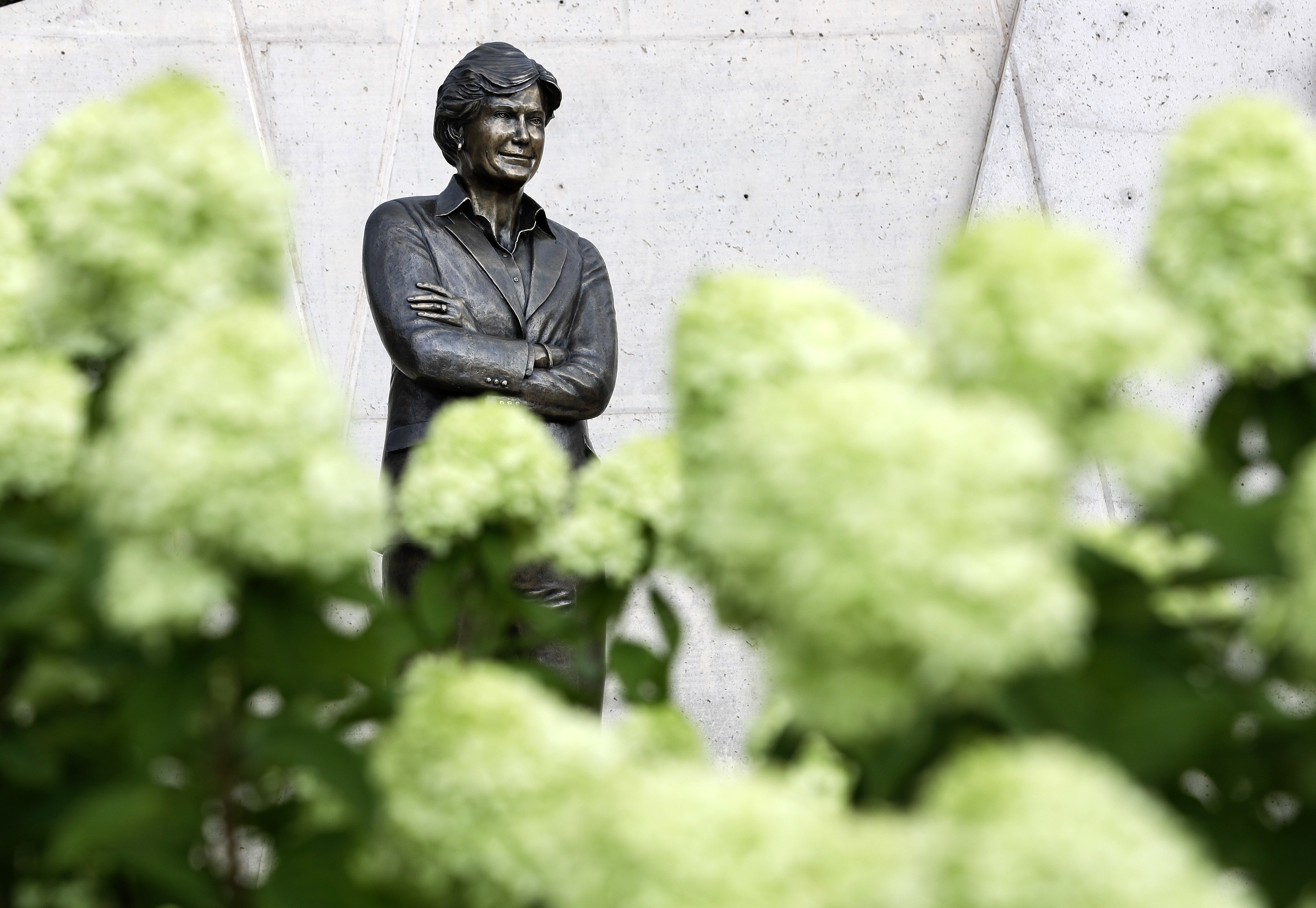 Pat Summitt remembered for achievements on, off court