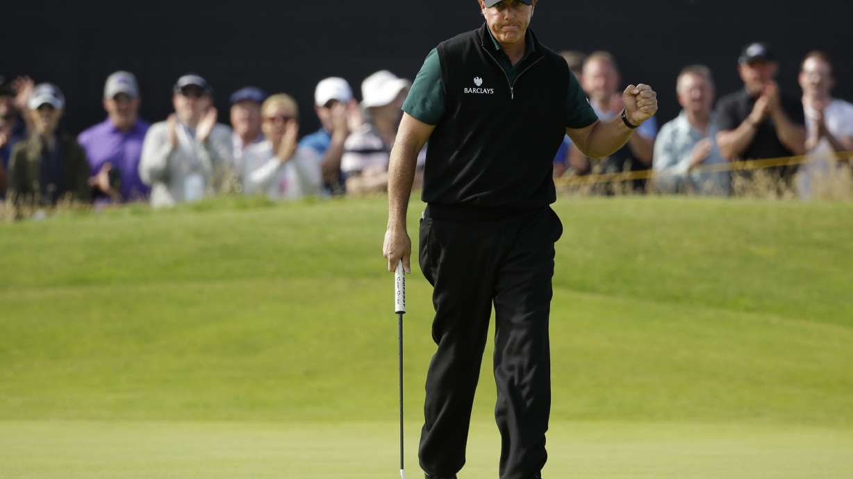 A new day, new weather and old challenge for Mickelson