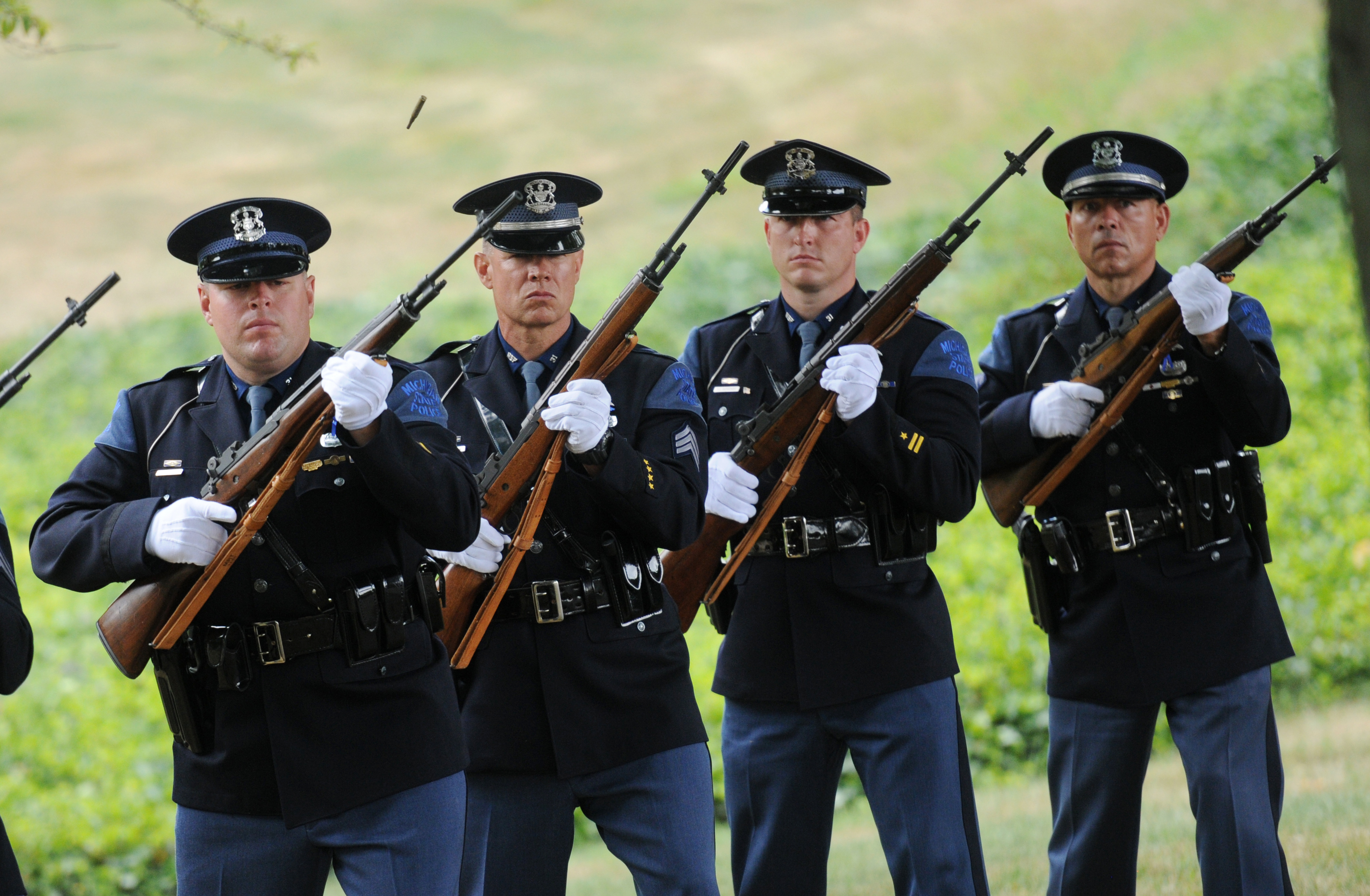 Hundreds attend service for slain Michigan bailiff