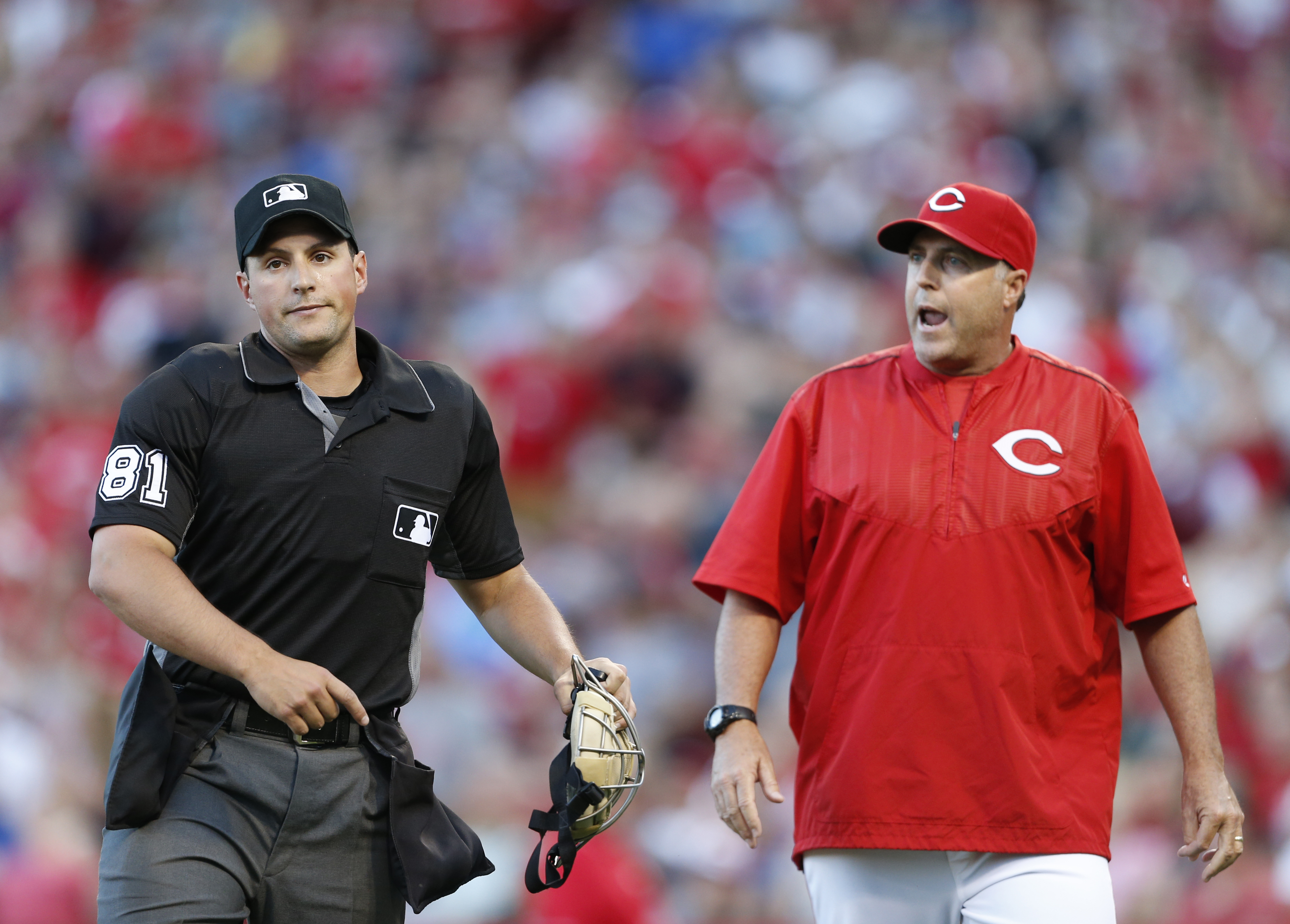 Lucroy's 2-run HR starts big inning as Brewers beat Reds 9-1