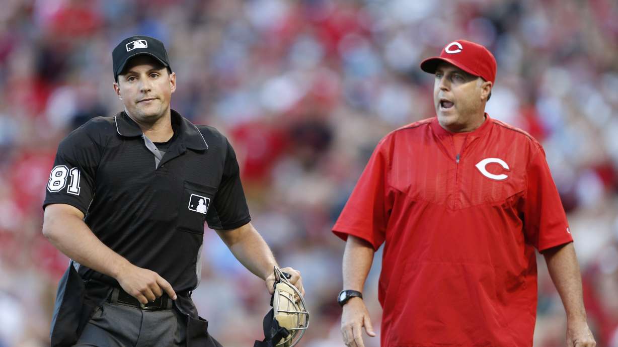 Lucroy's 2-run HR starts big inning as Brewers beat Reds 9-1