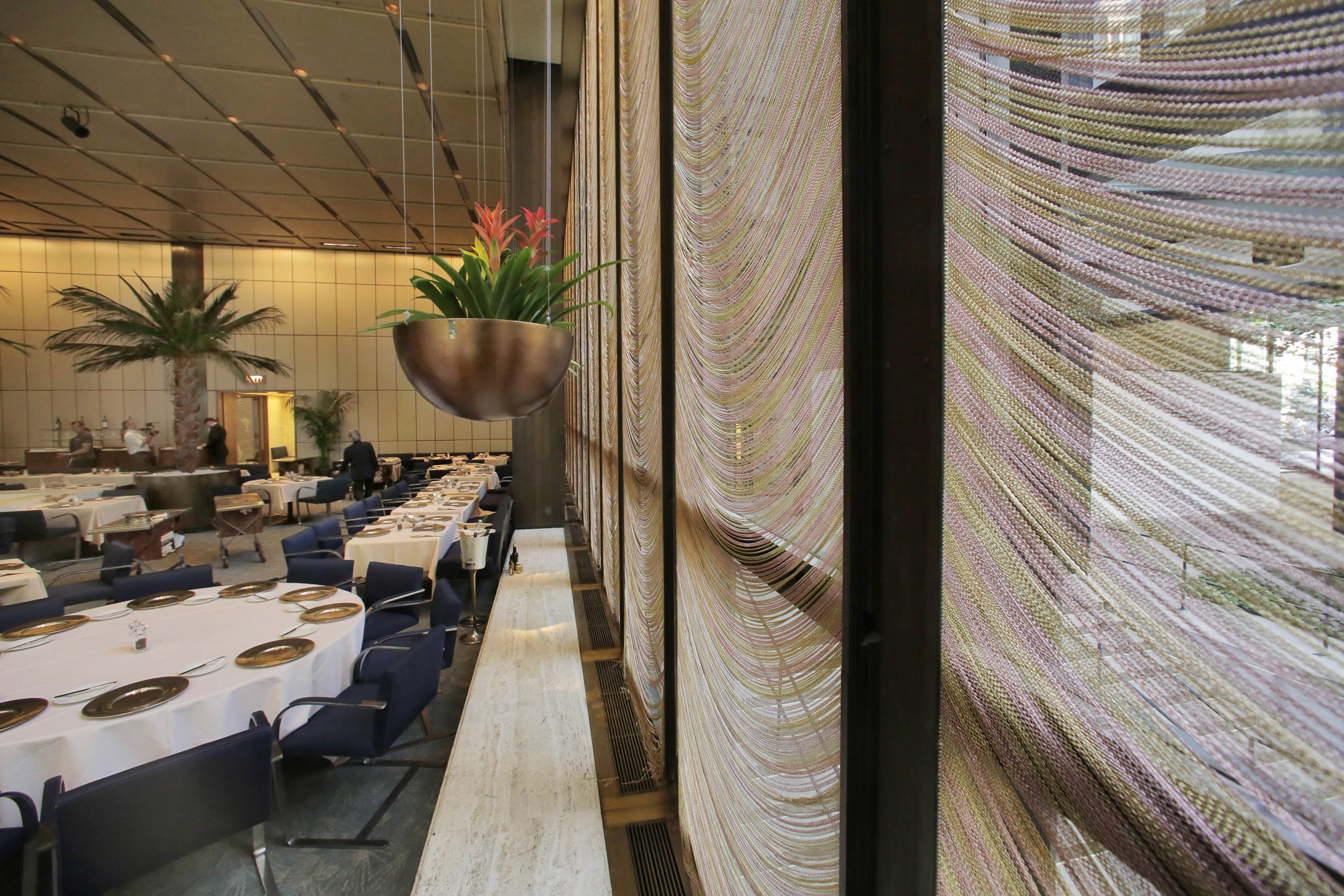 The Four Seasons, home of the original power lunch, closes