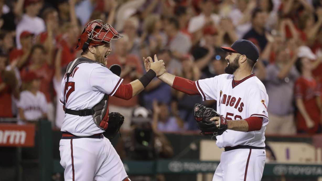Shoemaker throws 6-hitter, outduels Shields in Angels' win