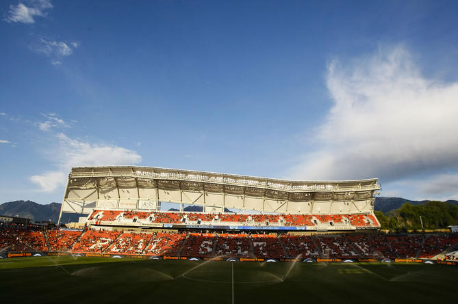 Opinion: Why you should care if your favorite team bans a columnist
