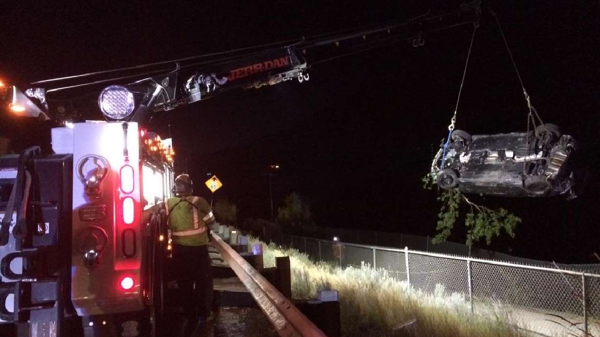 Police arrest 18-year-old in connection with DUI after crash