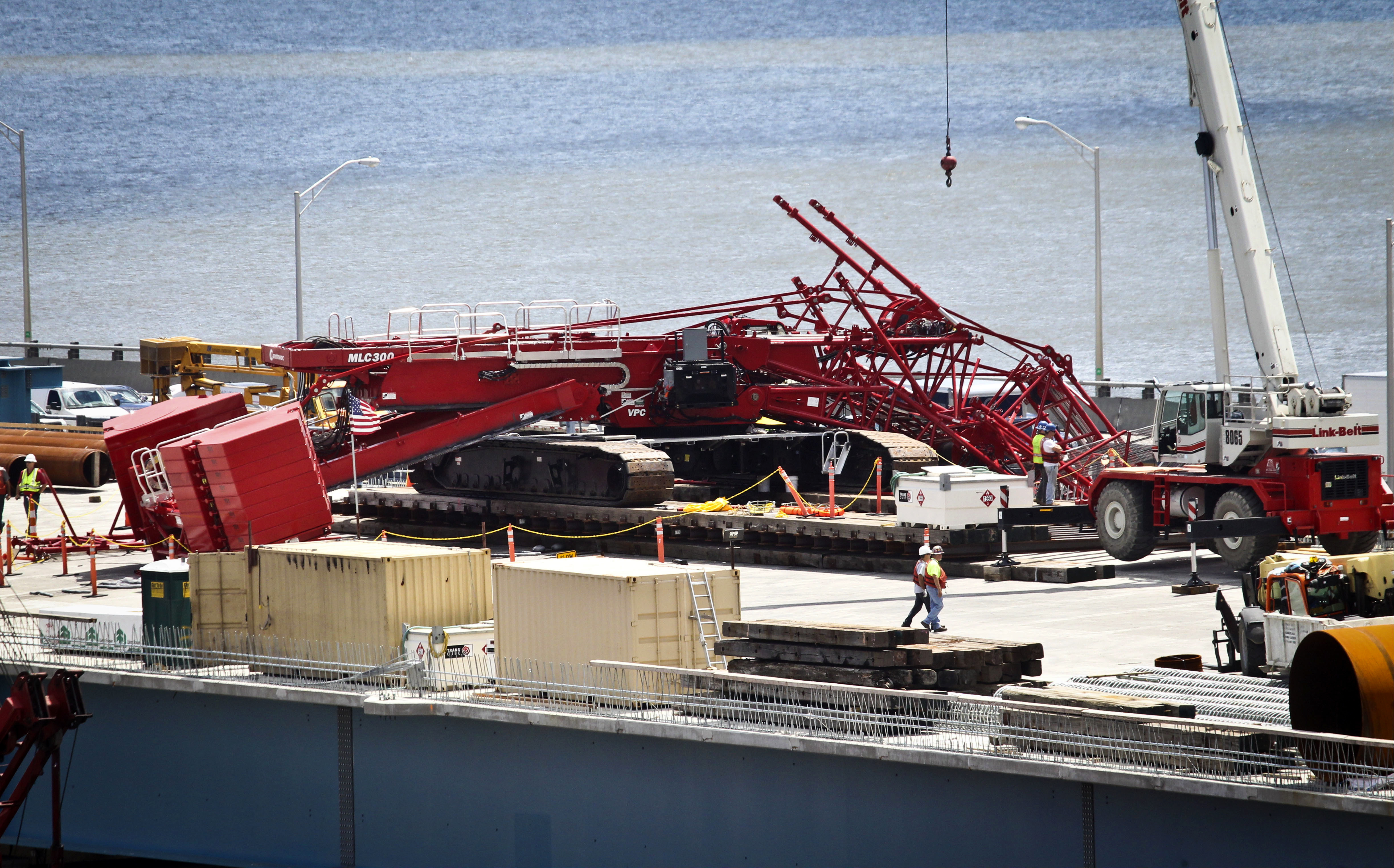 Investigators probe crane collapse on Tappan Zee Bridge