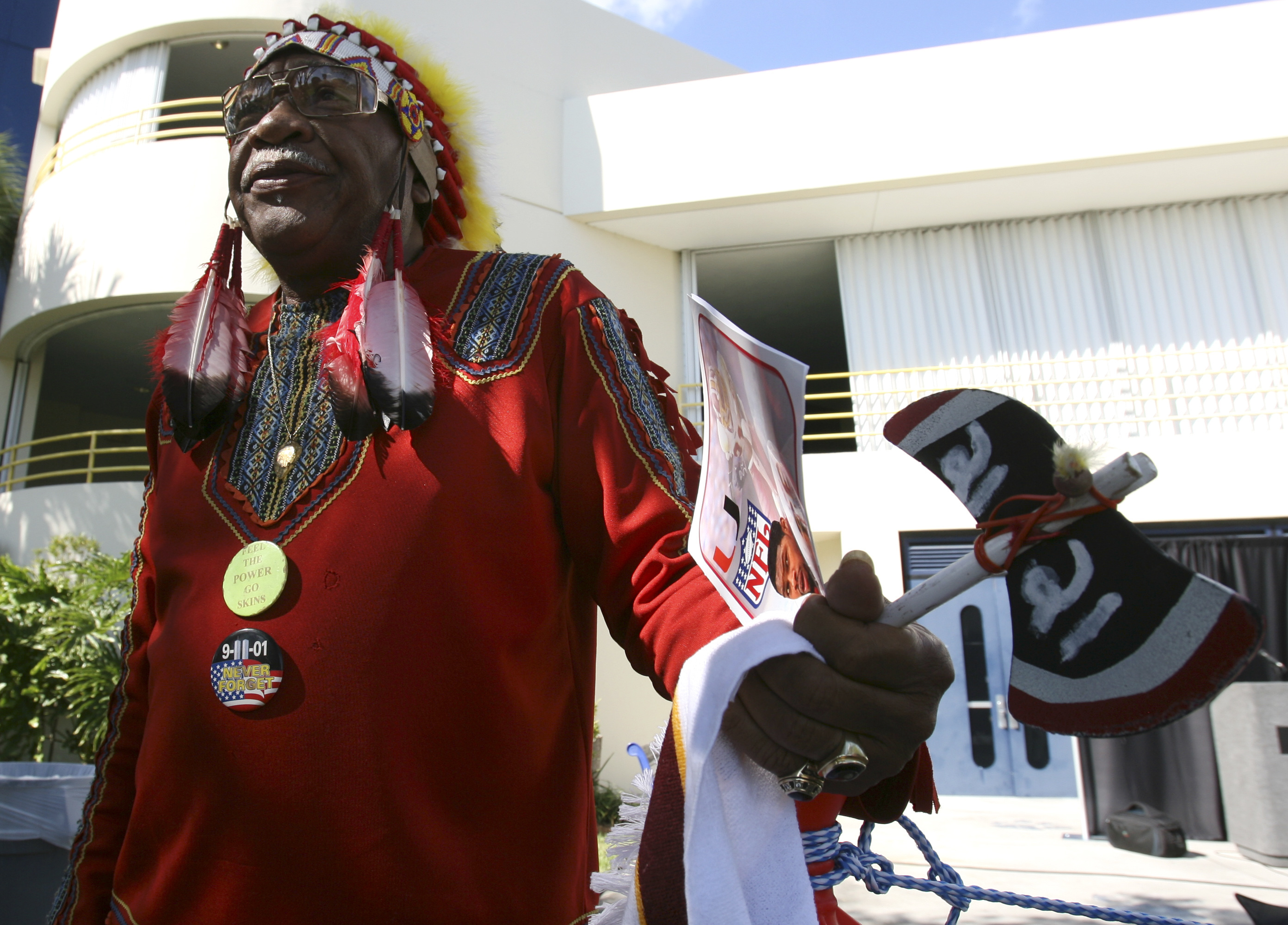 Redskins superfan known as 'Chief Zee' dies