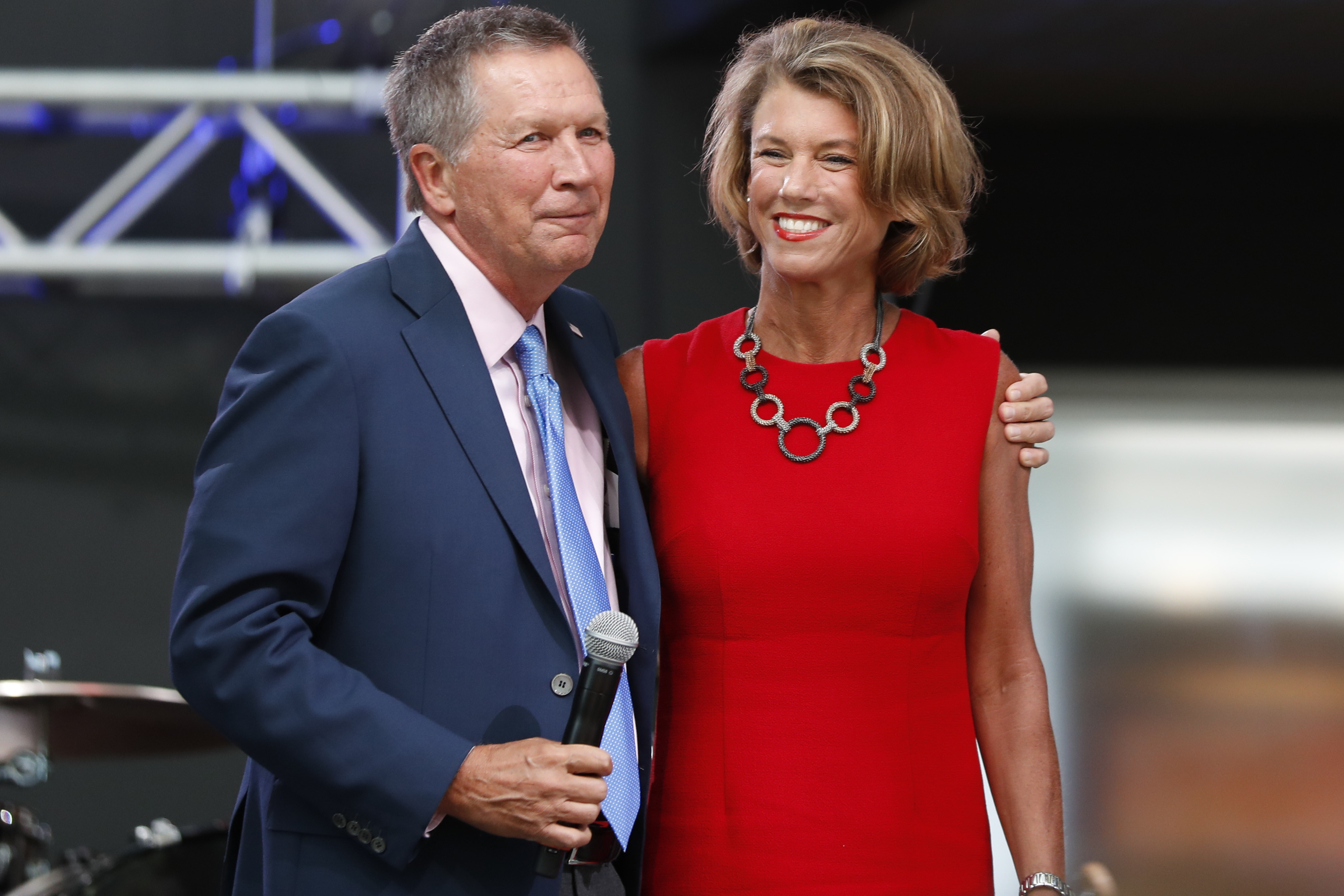 The Latest: Convention's balloon drop doesn't disappoint