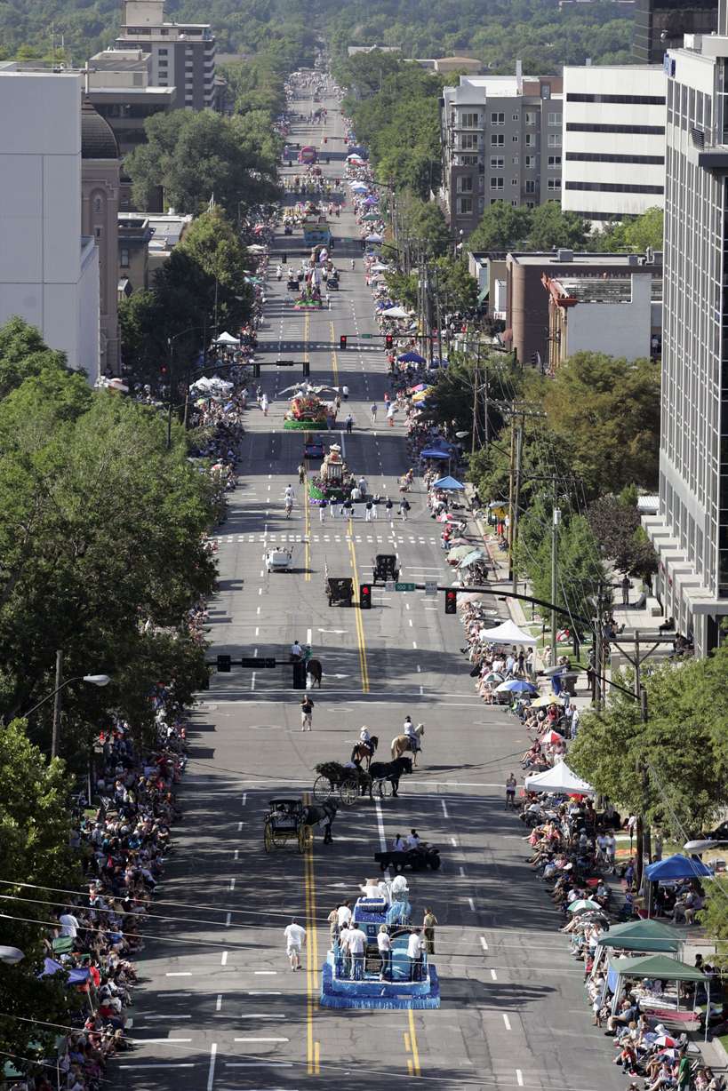 Days of '47 Parade down 200 East in Salt Lake City, Utah Thursday, July 24, 2008. (Photo: Ashley Lowery, Deseret News)