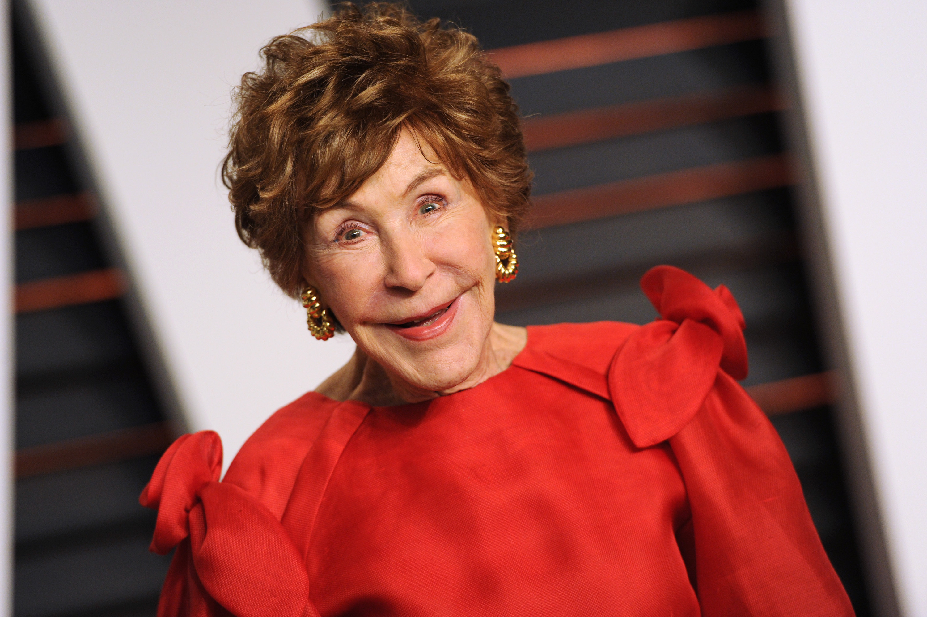 Betsy Bloomingdale, Reagan friend and philanthropist, dies