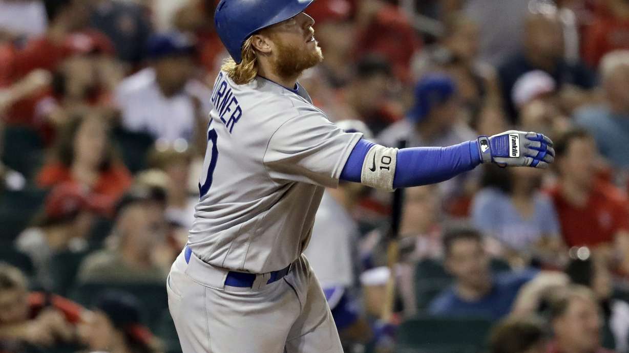 Adams homers in 16th to lift Cardinals over Dodgers 4-3