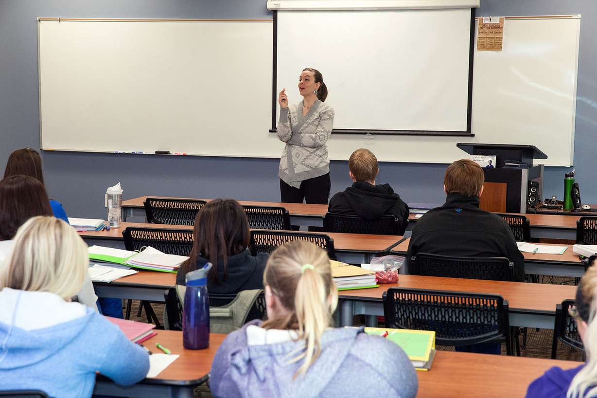 An Ameritech College of Healthcare faculty member teaches students at Ameritech’s campus in Draper. The college features small class sizes and aims to serve nontraditional students who want to get into the nursing field quickly. (Photo: Ameritech College of Healthcare)