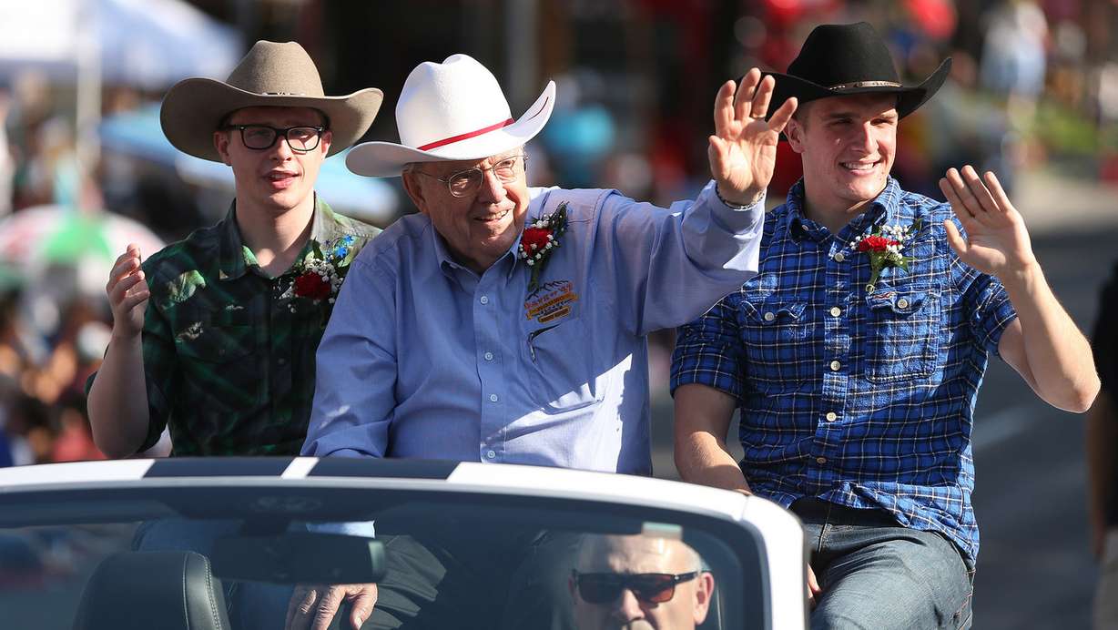 Grand Marshal Elder M. Russell Ballard of the Quorum of the Twelve Apostles of The Church of Jesus Christ of Latter-day Saints waves during the Days of ’47 Parade in Salt Lake City on Monday, July 25, 2016. (Photo: Jeffrey D. Allred, Deseret News)