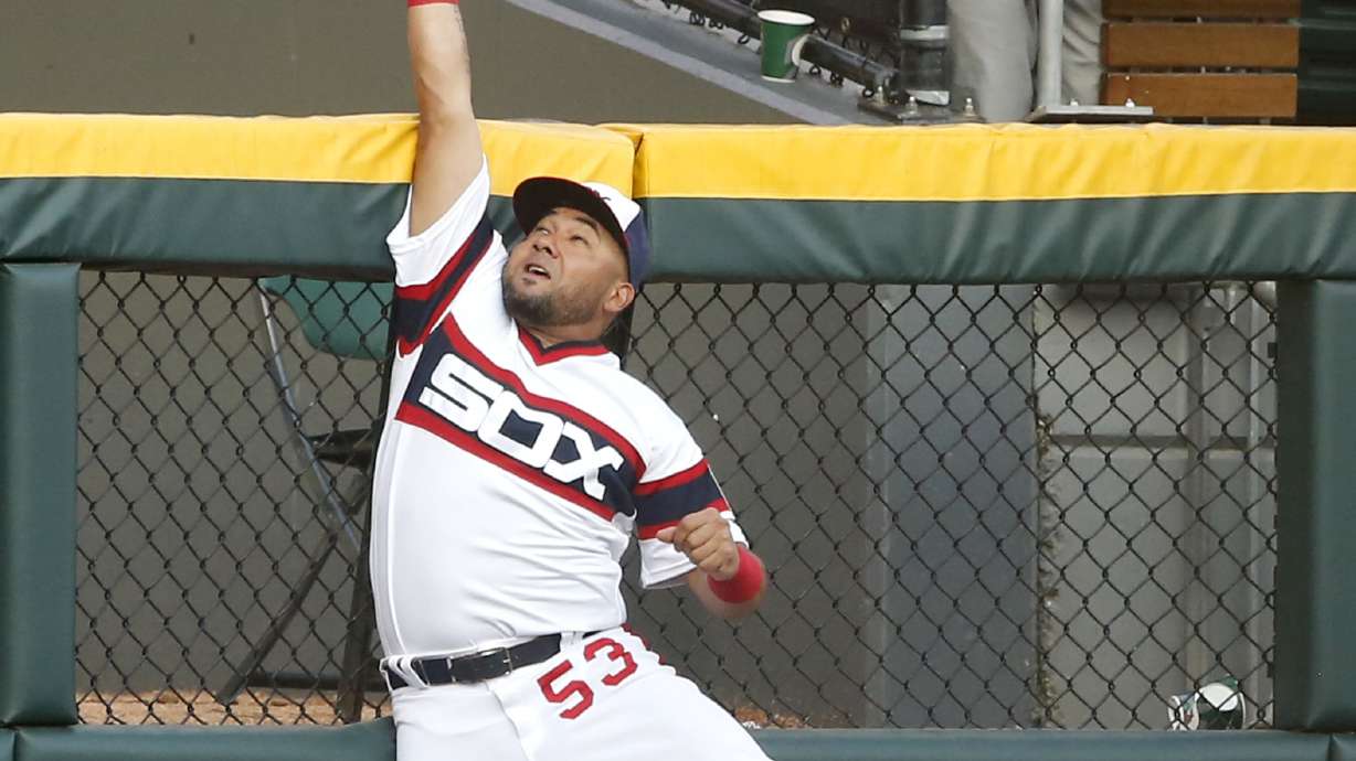 White Sox beat Cubs 5-4 on Saladino's single