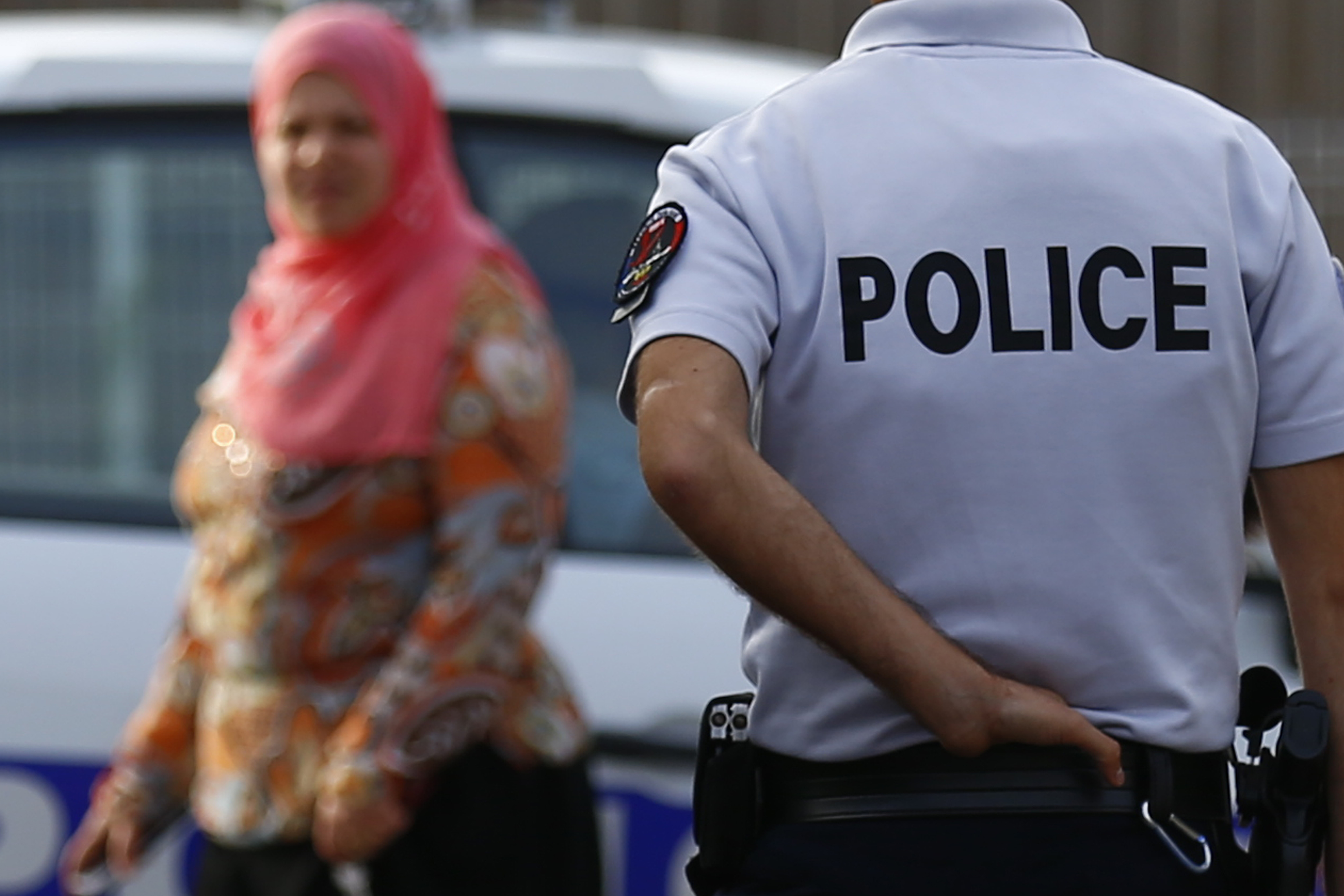Air France warns of drop in travel to France after attacks