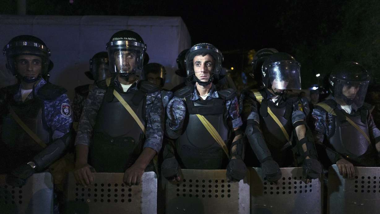 Gunmen in Armenia take medics hostage