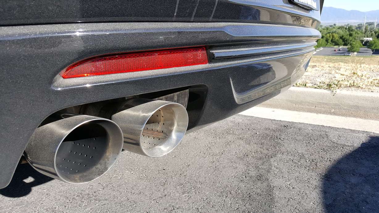 Dual exhaust. (Photo: Mike Stapley)