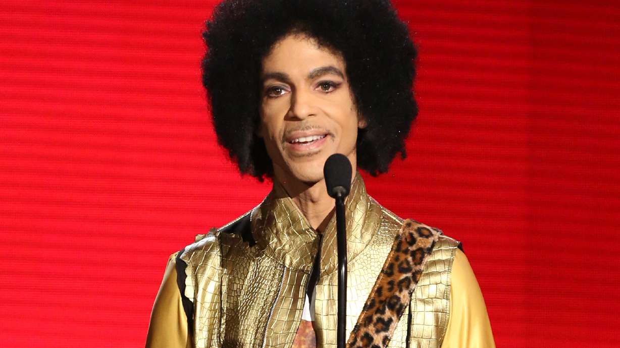 APNewsBreak: Official Prince tribute concert set for October