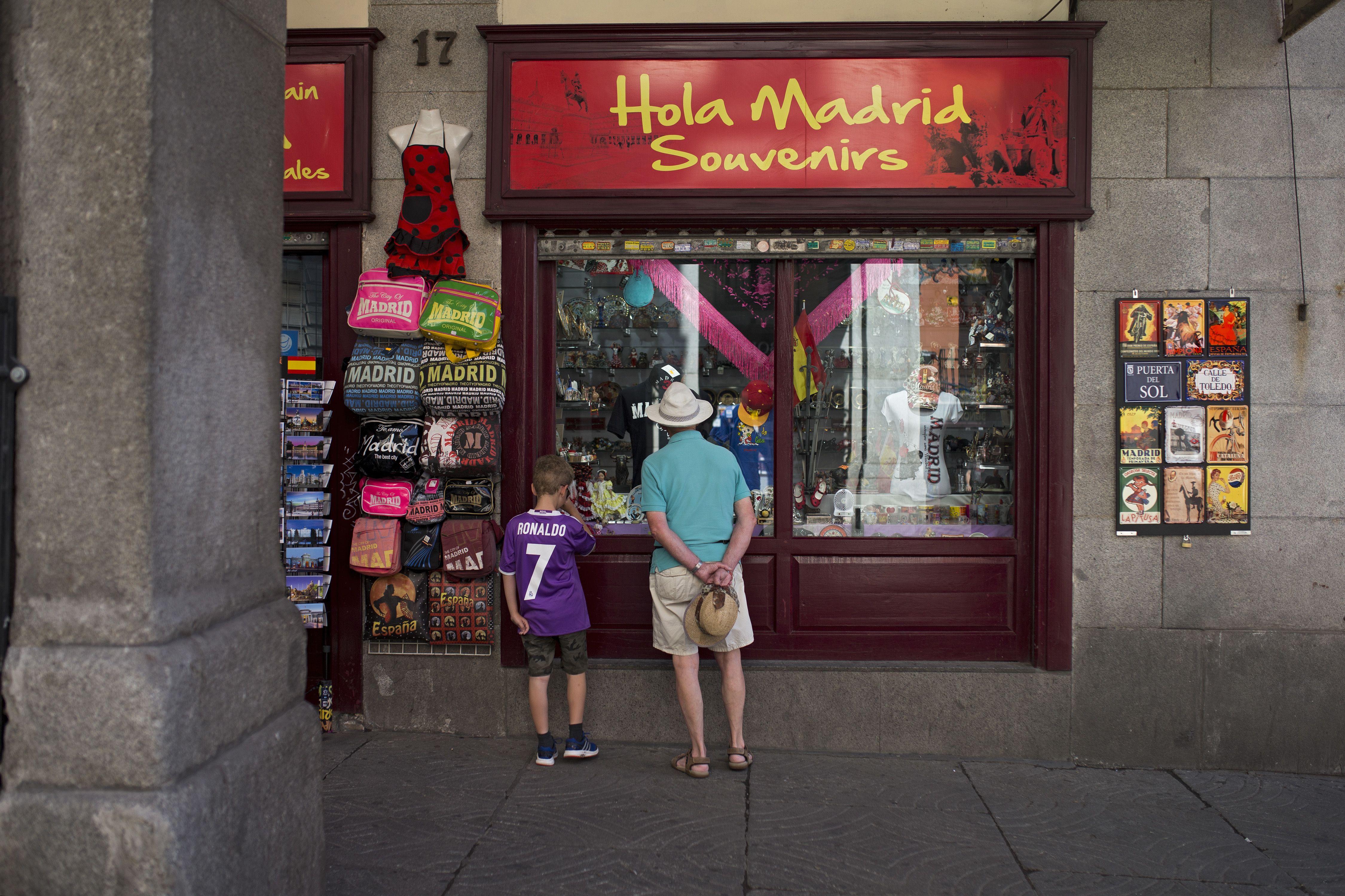 Tourist numbers to Spain jump 12 pct in first half of 2016