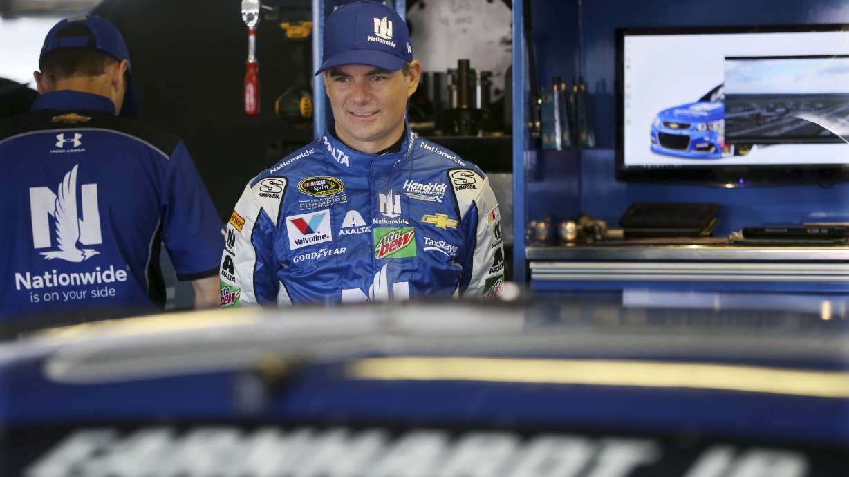 Jeff Gordon willing to sub for Earnhardt as long as needed
