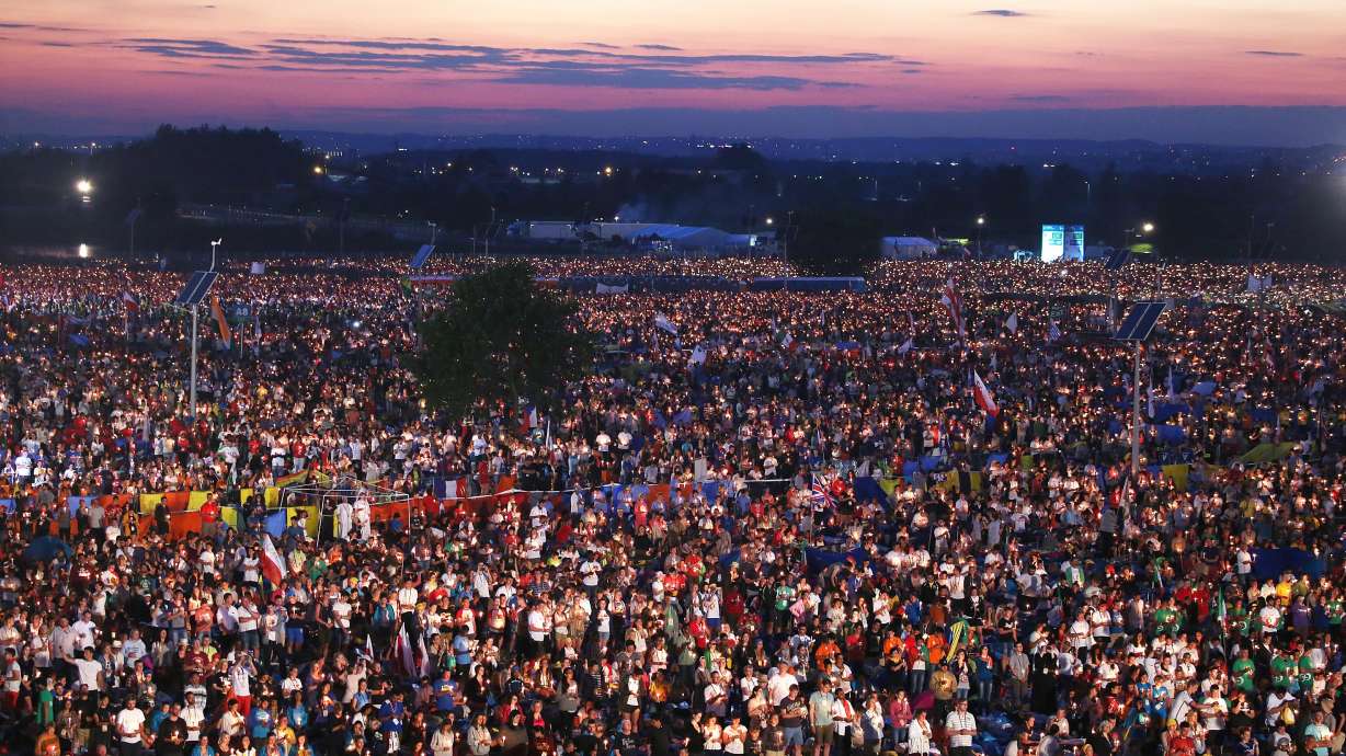 Pope to young on Poland trip: Believe 'in a new humanity'
