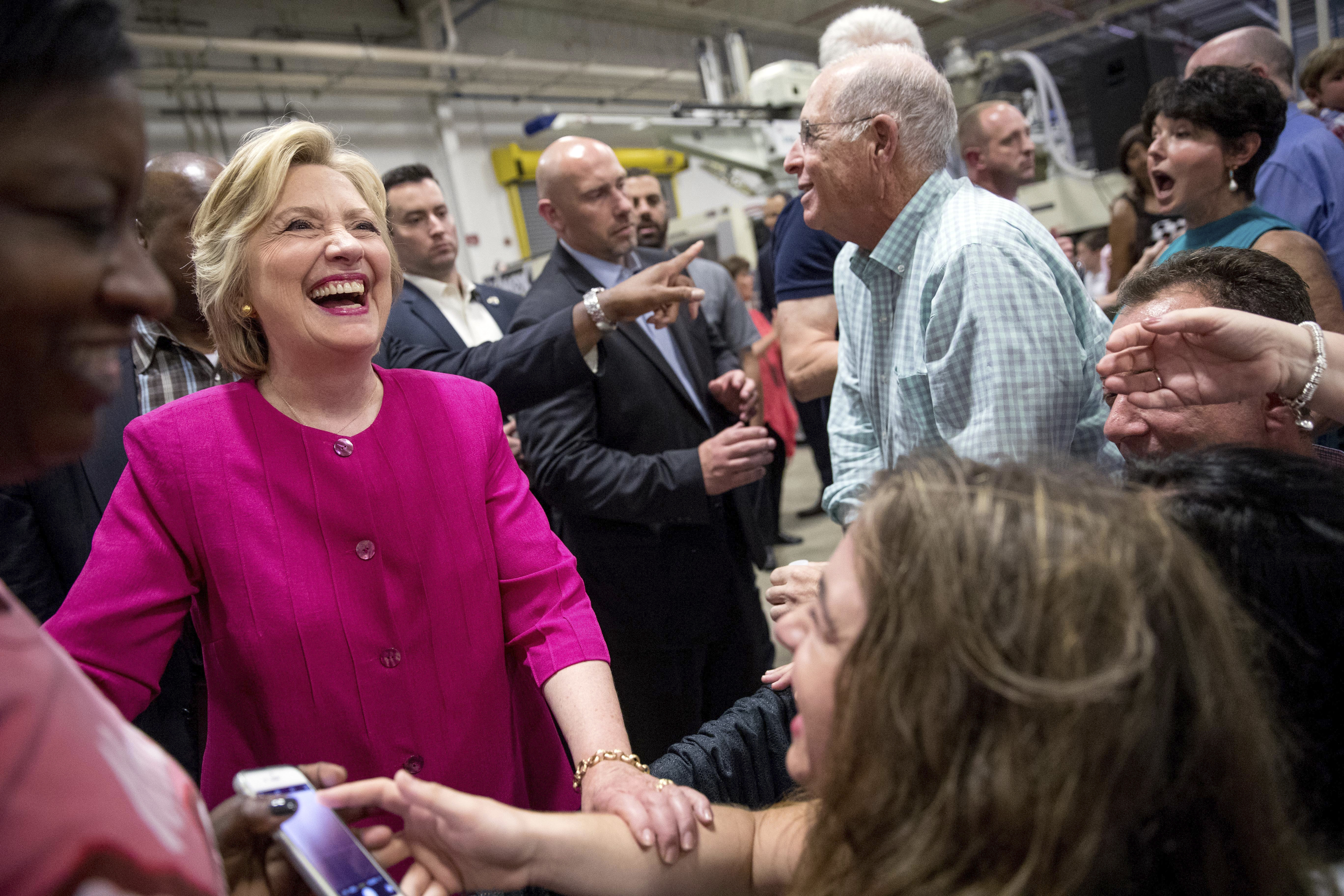 Clinton accuses Trump of 'degrading comments about Muslims'
