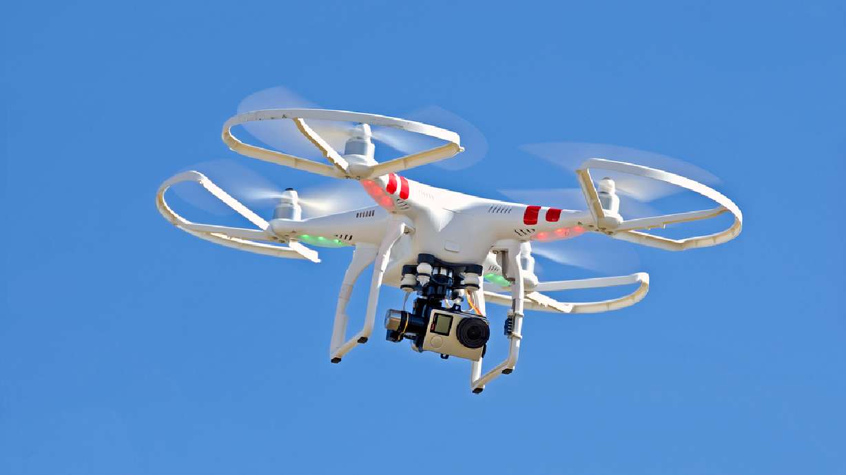 Southwest Idaho wildfire grows, drones interfere again