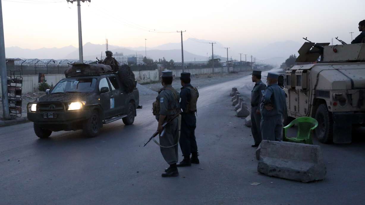 Afghan ministry: 1 policeman killed in Kabul hotel attack