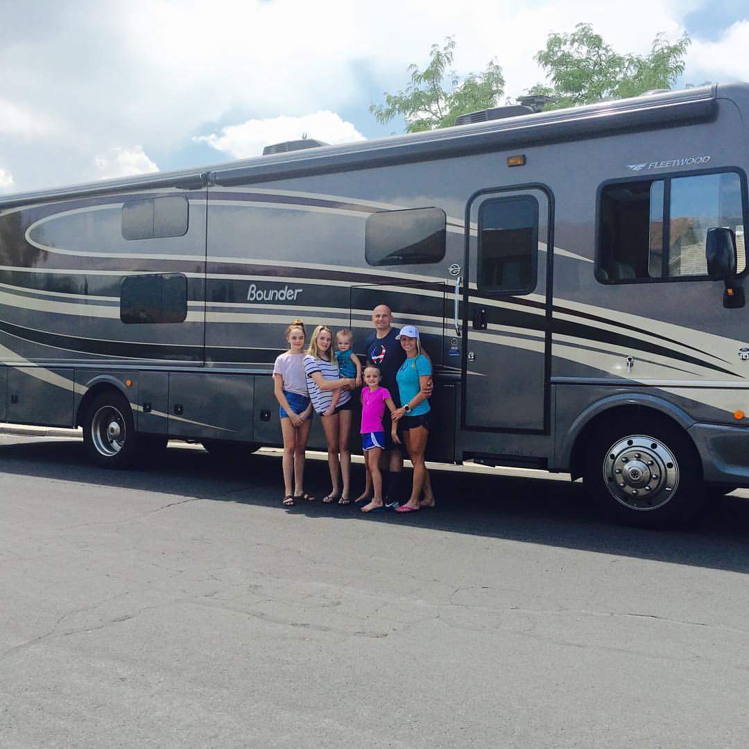 Utah mom who ran 9 miles to deliver baby now traveling US in RV with family