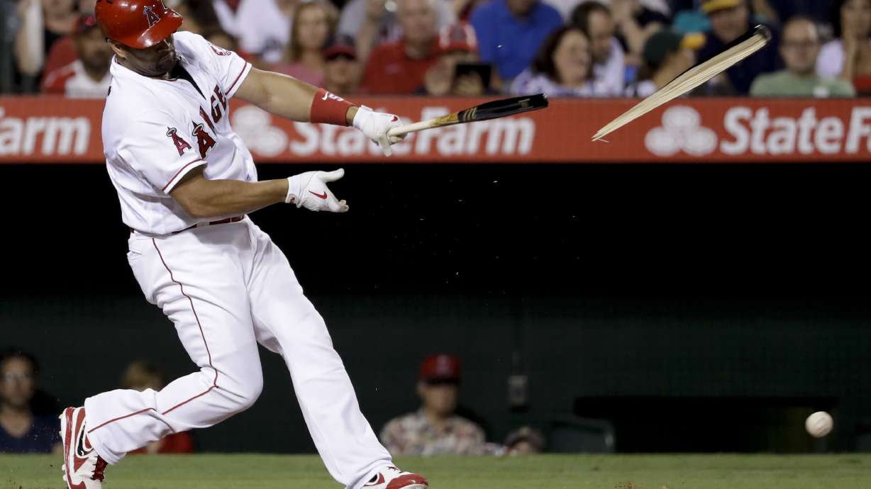 Bedrosian gets first save, Angels beat A's 5-4