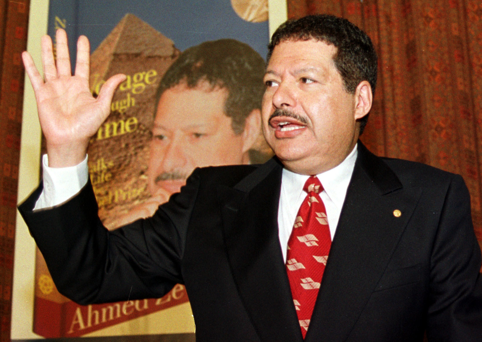 Egyptian chemist Zewail, Nobel prize-winner, dies at 70