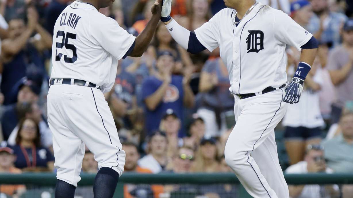 Martinez, Verlander lead streaking Tigers past Mets, 4-3