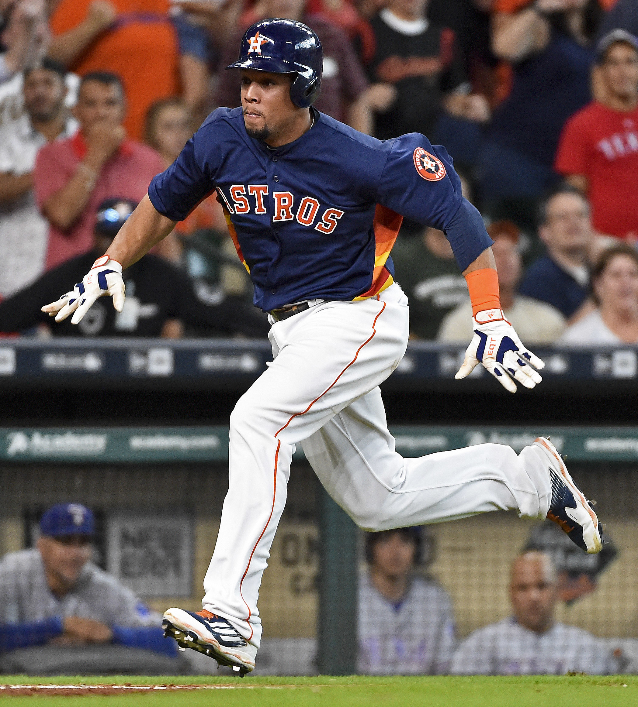 Astros let Carlos Gomez go, amid season-long slump