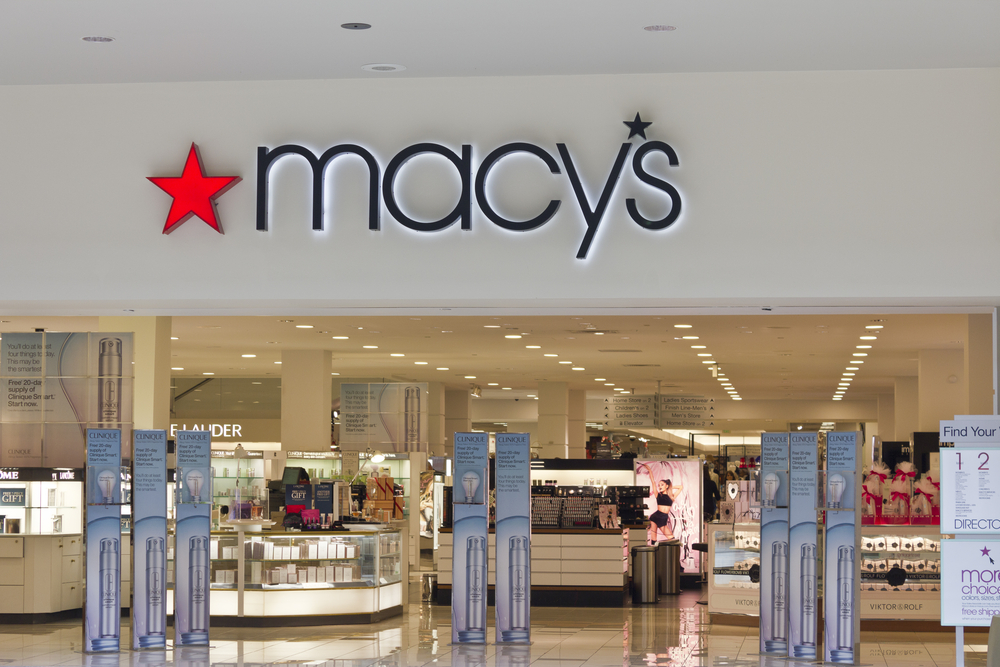 Macy's plans to close 100 stores, boost online investment
