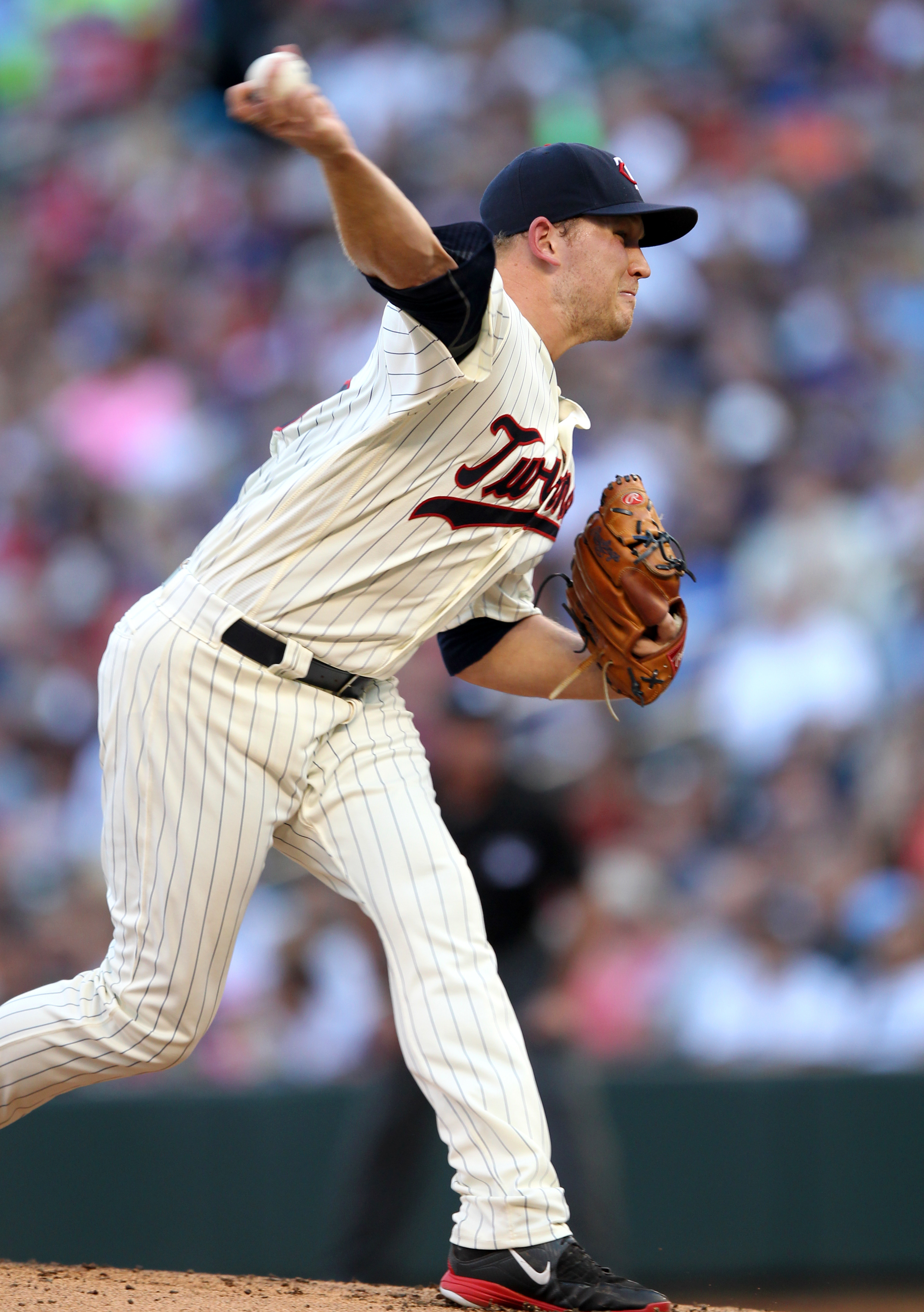 Dozier, Duffey lead Twins past Royals