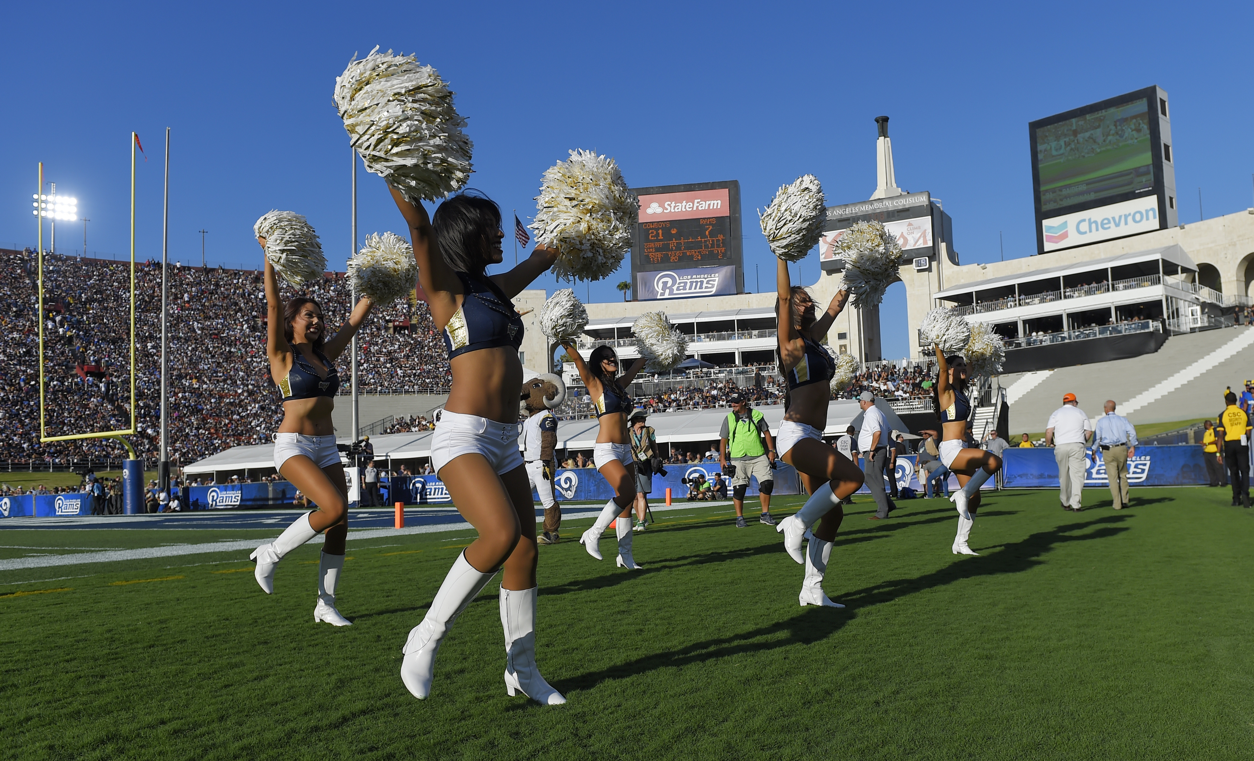 Rams slip past Cowboys in 1st game back in LA