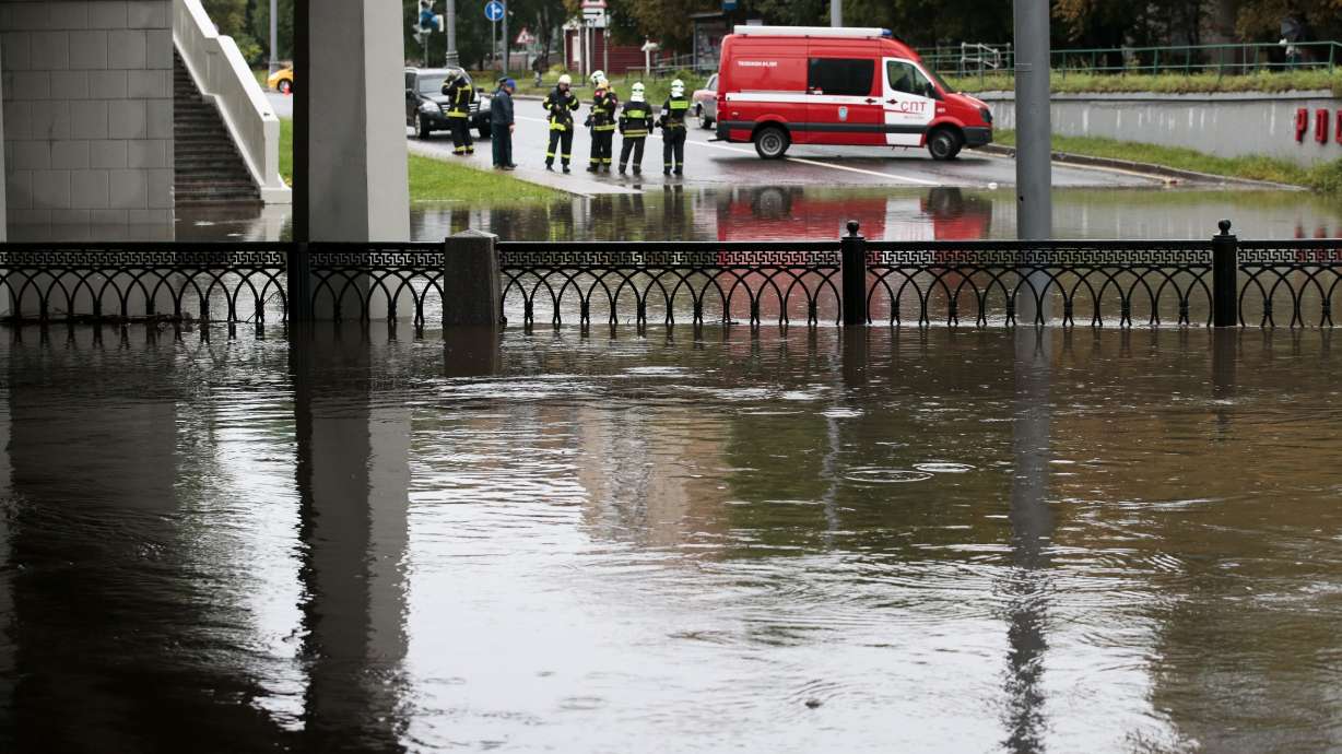 Heavy rain causes Moscow river to overflow, floods streets
