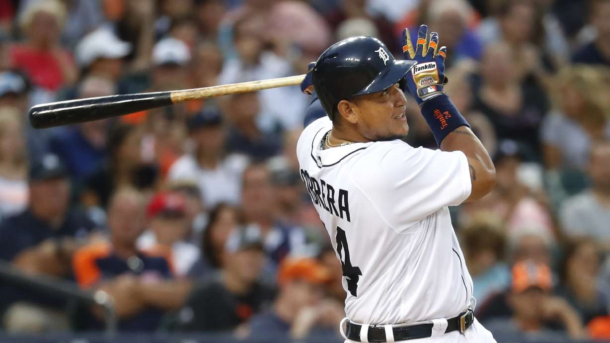 Cabrera leaves Tigers-Royals game with biceps injury