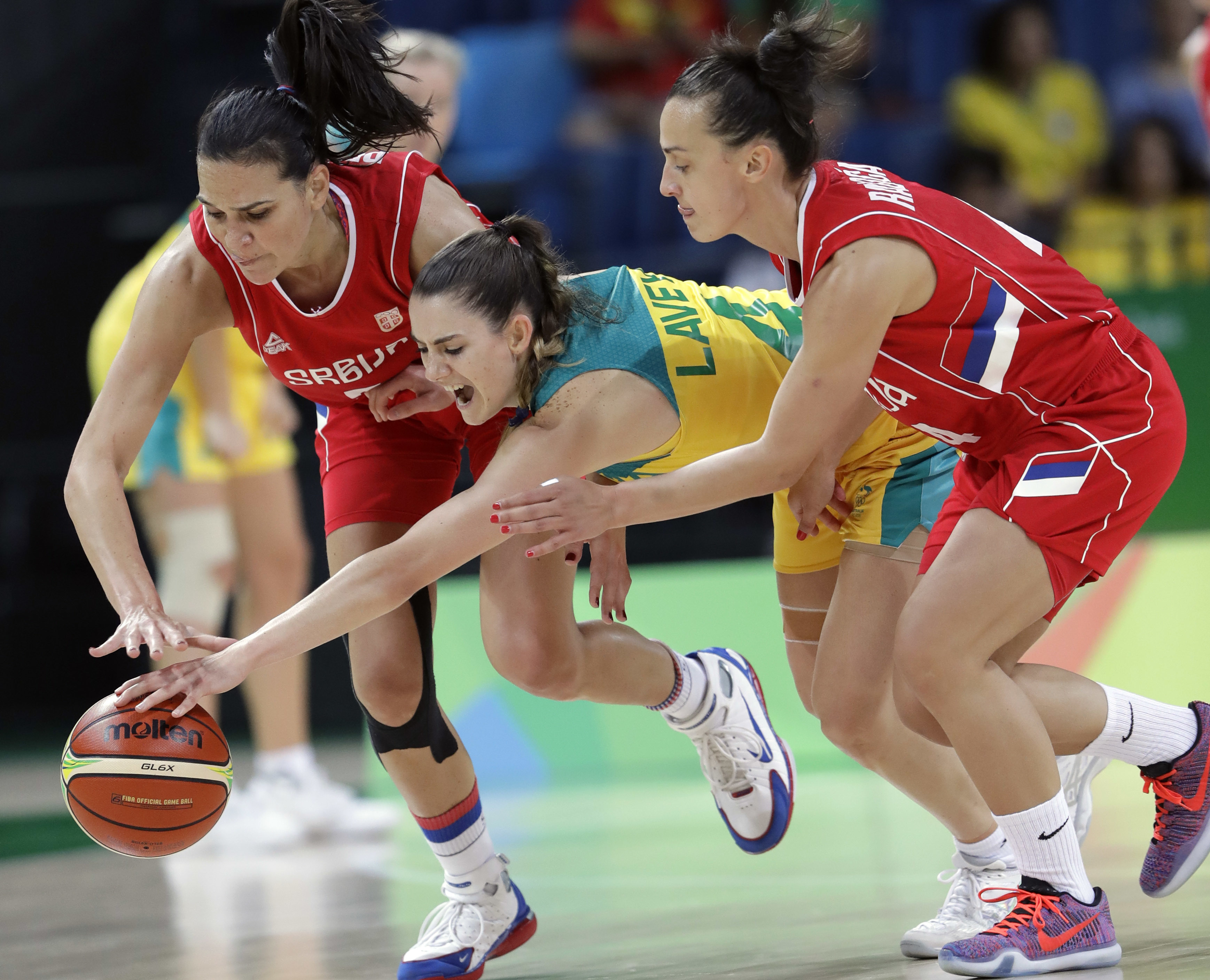 Serbia stunner: Australia ousted 73-71 in women's basketball