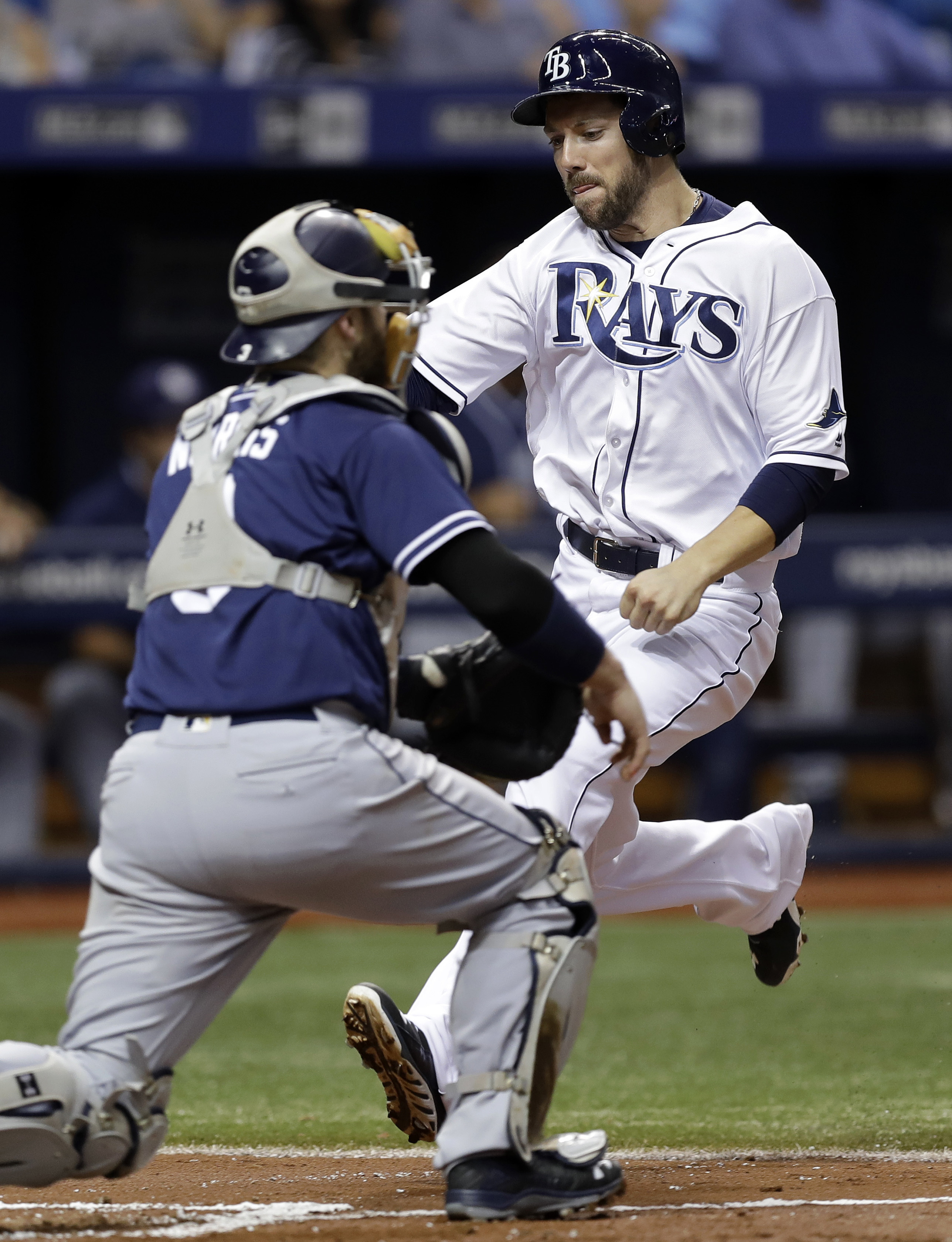 Miller hits 2 of Rays' 5 homers in 15-1 rout of Padres